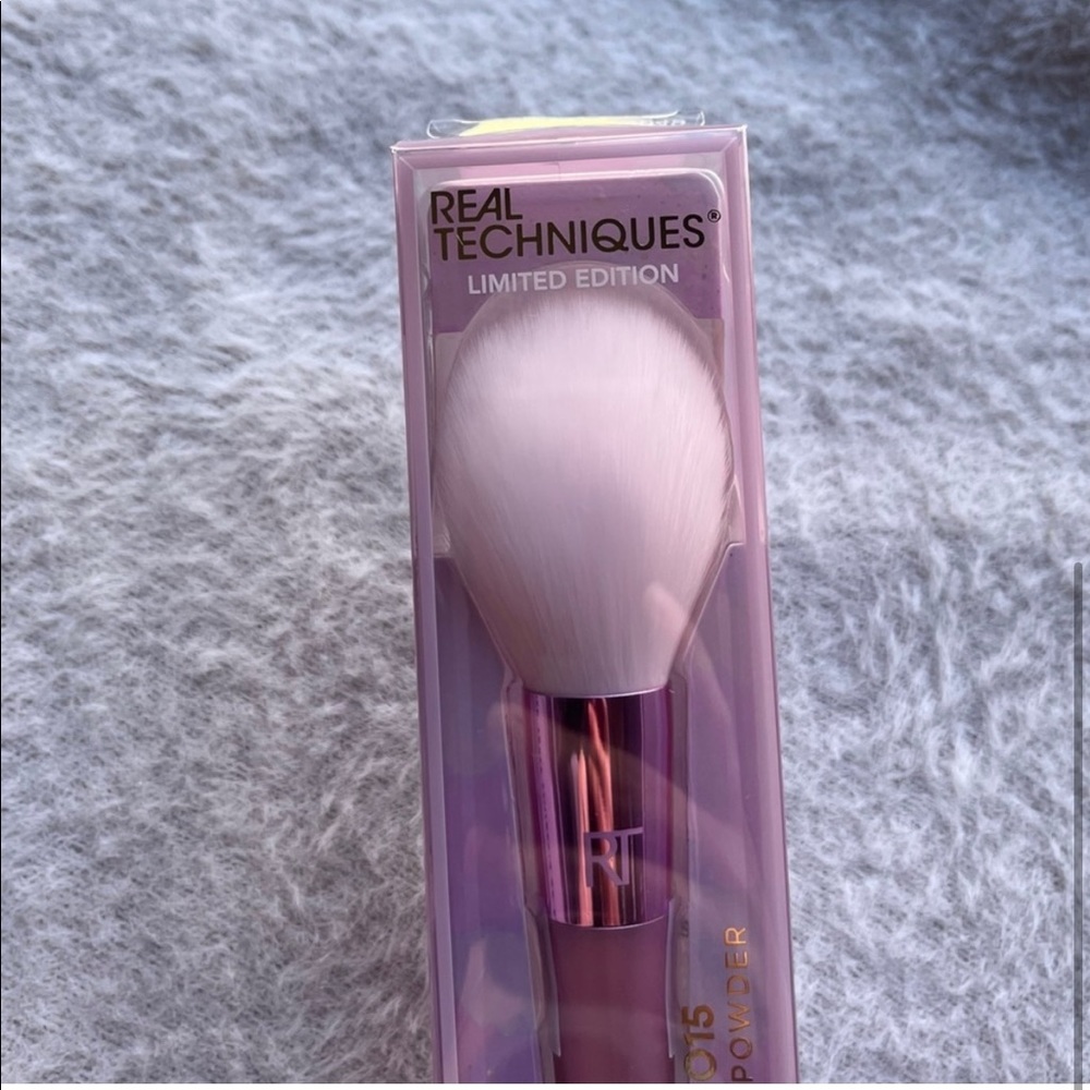 Cashmere Dreams Makeup Brush - Picture 2 of 5